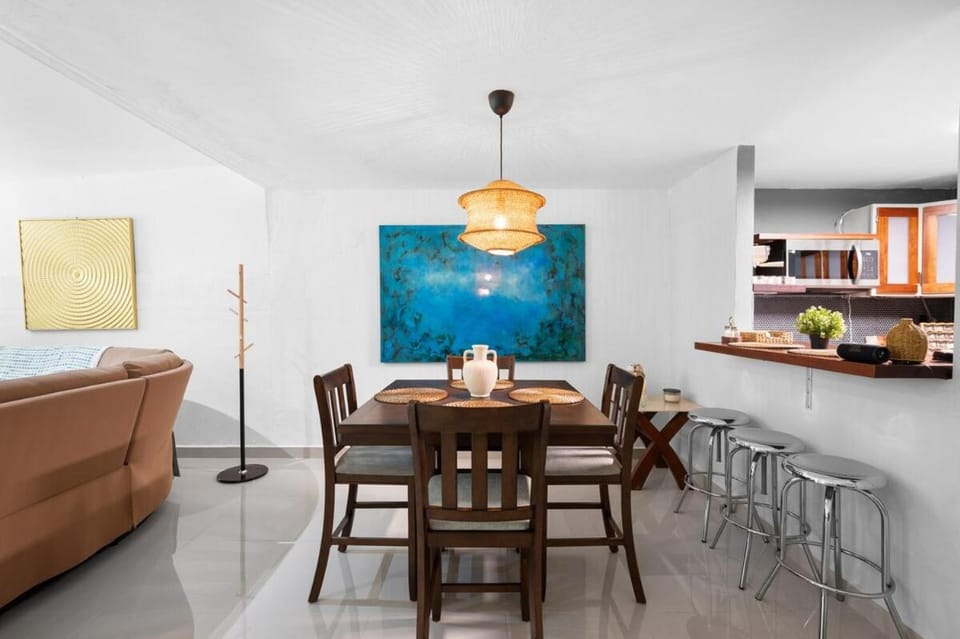 Family-Friendly 4BR Getaway in Bayamón House in Bayamon