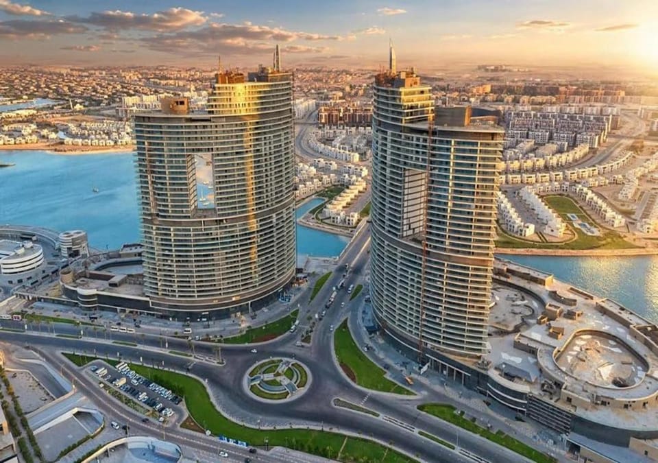 Property building, City view, Sea view, Location