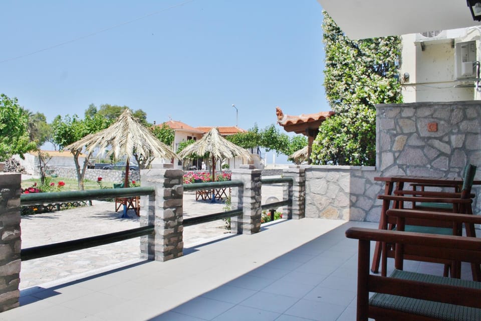 Balcony/Terrace, Garden view