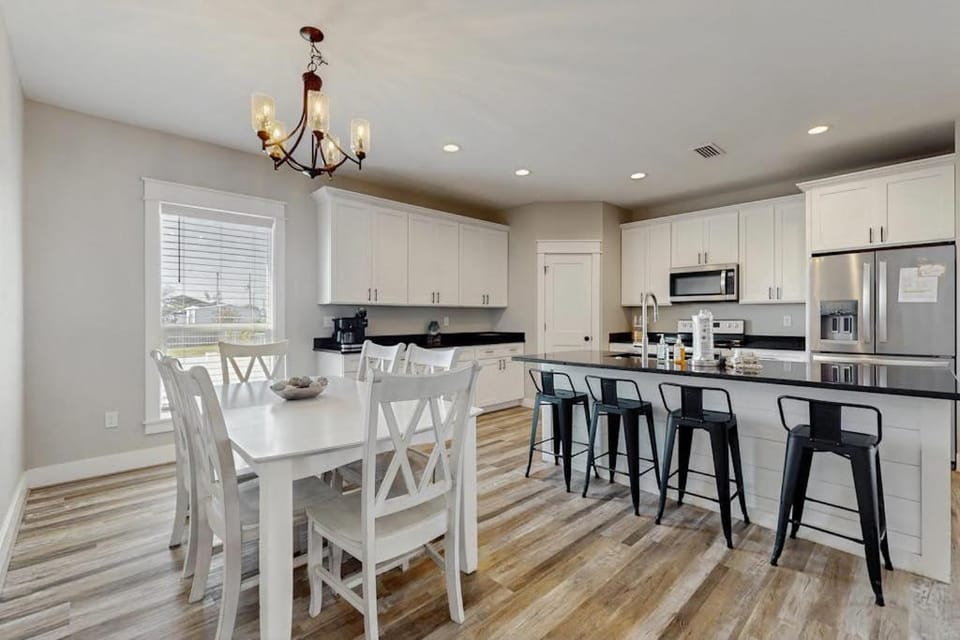 Dog friendly coastal retreat with fenced yard private pool golf cart and cove House in Mexico Beach