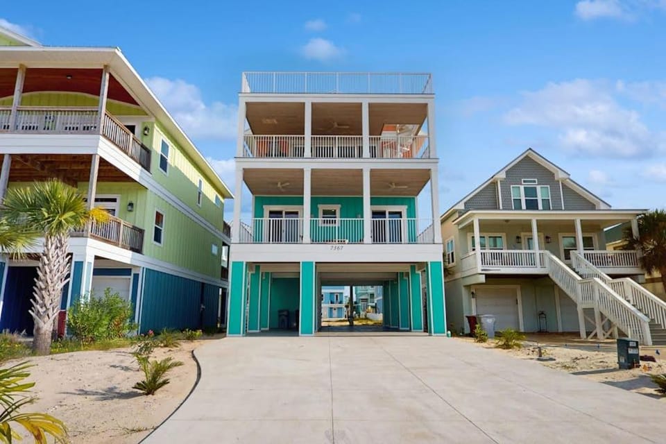 Newly built home near beach with sound view balcony WiFi WD & AC House in Pensacola Beach