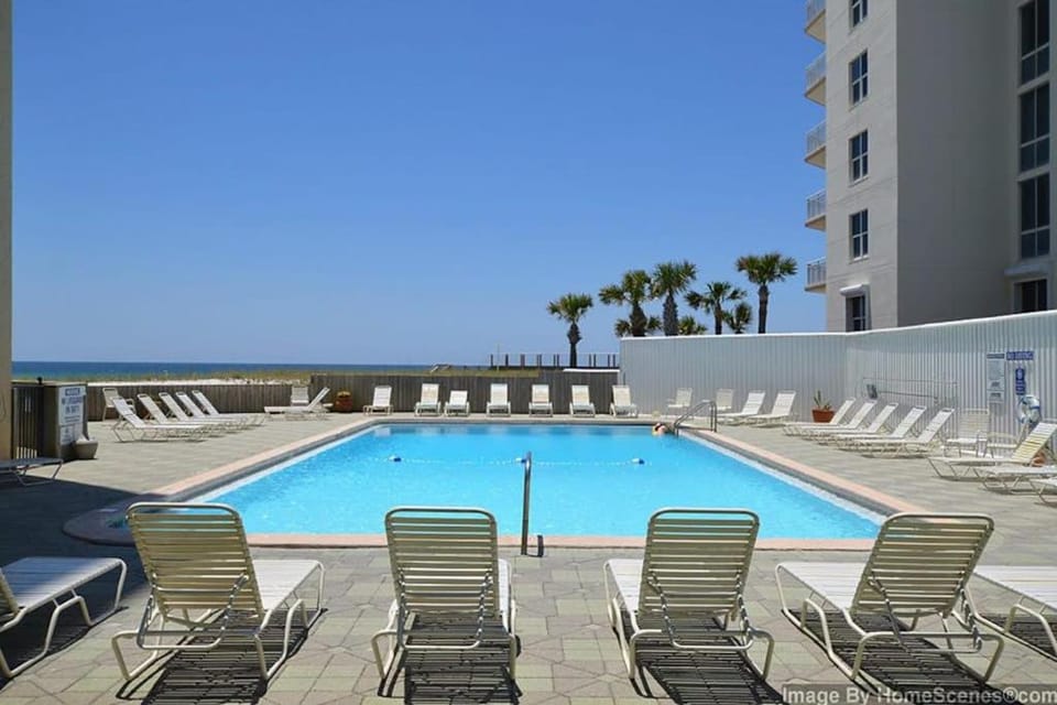 Gorgeous waterfront condo with pool fitness room & WiFi House in Pensacola Beach