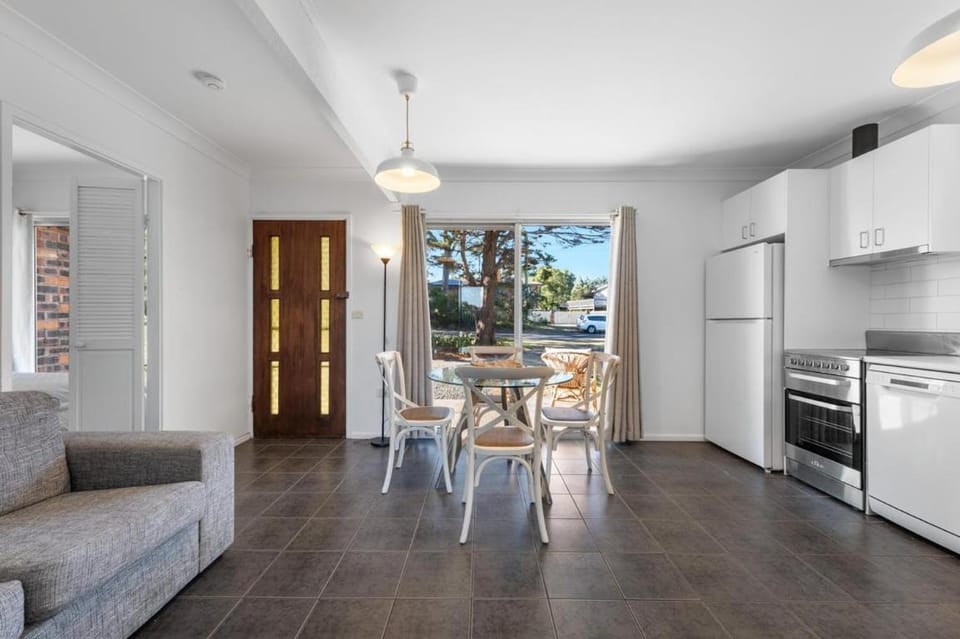 Beach Street Studio House in Vincentia