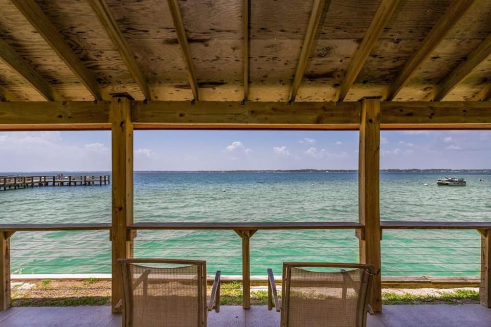 Condo with private balcony pool grills central AC & WD House in Pensacola Beach