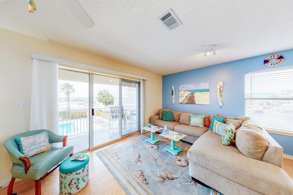 Water-view haven with sound-view balcony shared pool WiFi and AC House in Pensacola Beach