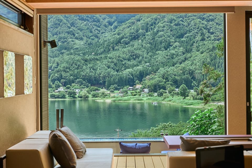 View (from property/room), Lake view, Mountain view