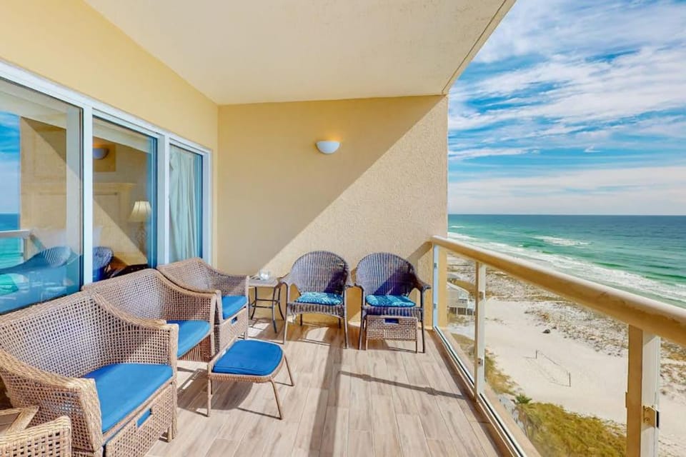 11th floor oceanfront condo with pool hot tub ocean view WD and central AC House in Pensacola Beach