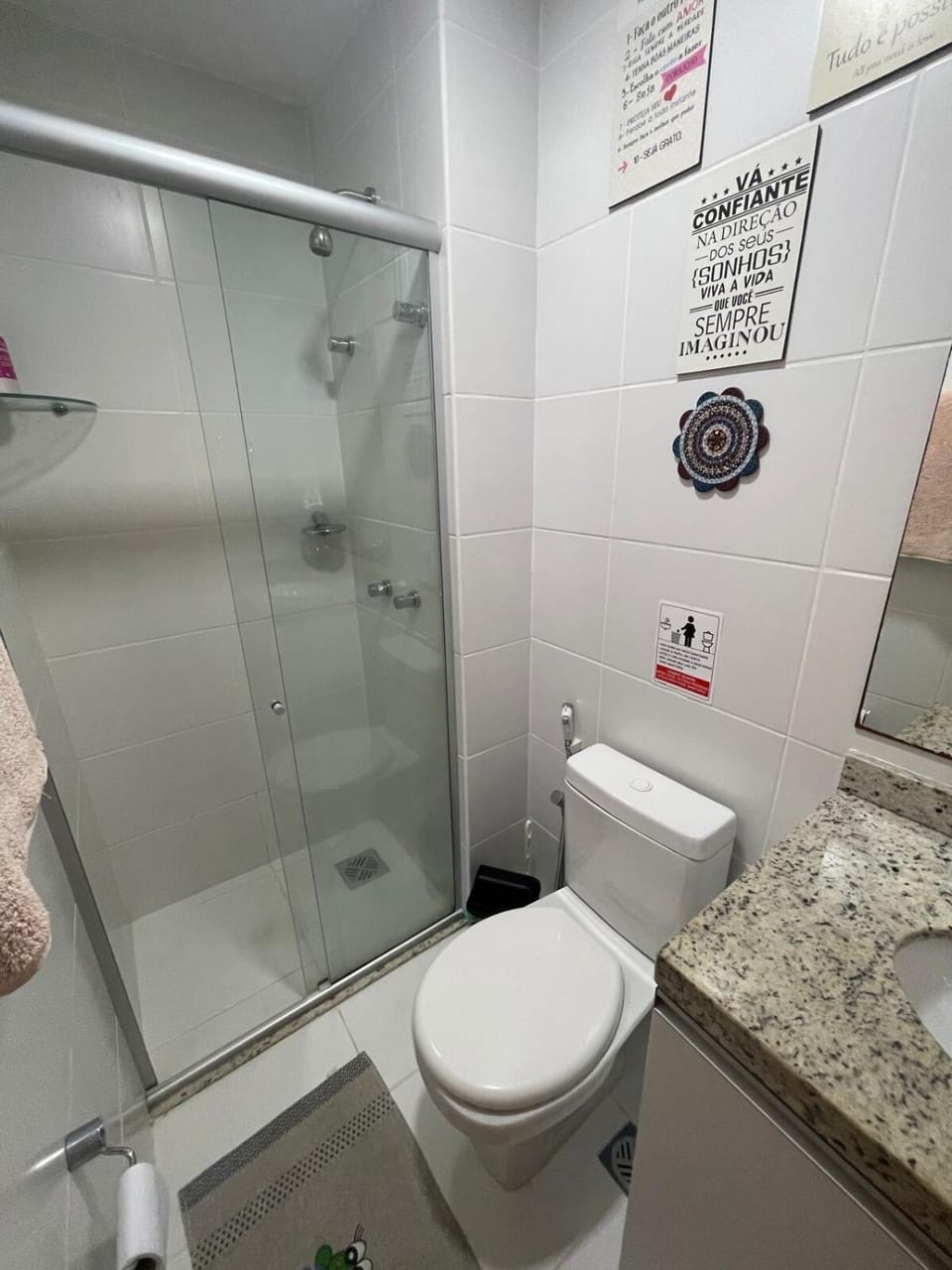 Higienizado sofá, cama e splits sempre para que pessoas alérgicas se sintam bem Apartment in Belém