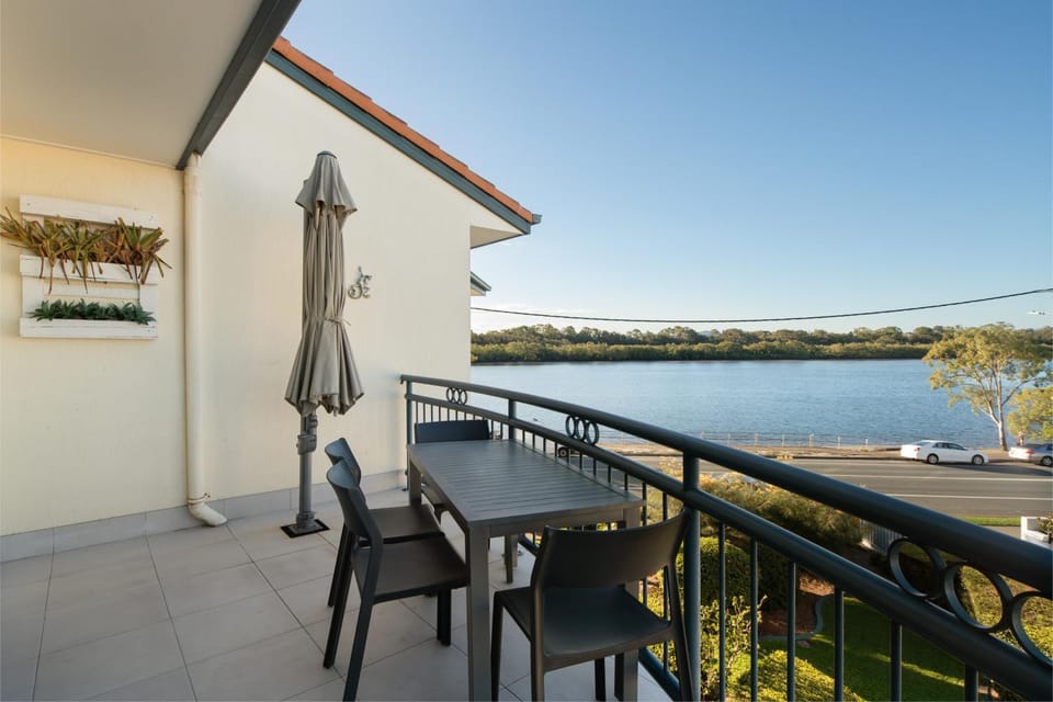 Riverfront 2BR Apt with Views, Balcony & Parking Apartment in Maroochydore