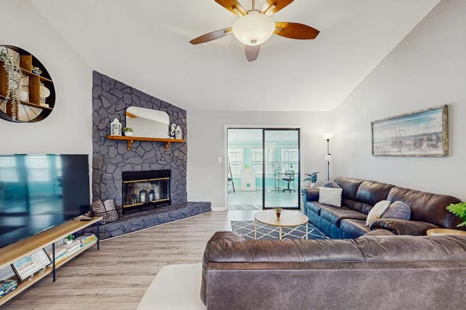 Gorgeous coastal home with outdoor dining-living space & close to beach House in Panama City Beach