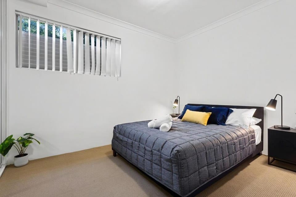 Stylish CBD Oasis near Westfield, Private Secure Parking Apartment in Parramatta