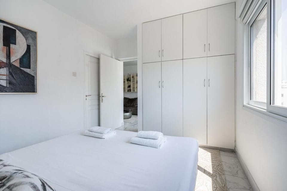 Bed, Photo of the whole room, Bedroom, towels, wardrobe