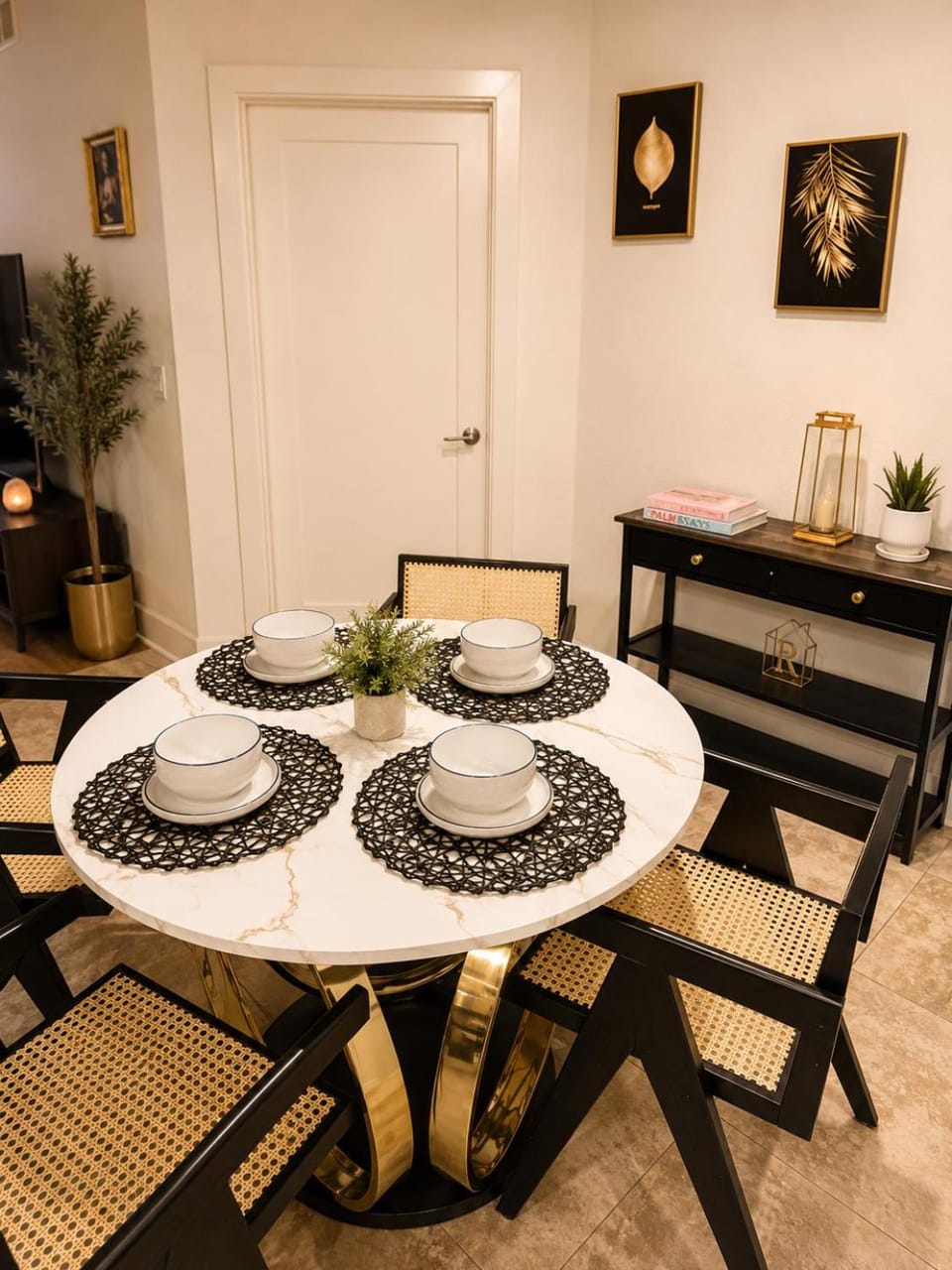 Marina Luxe 2BR Retreat with Parking Apartment in Marina del Rey