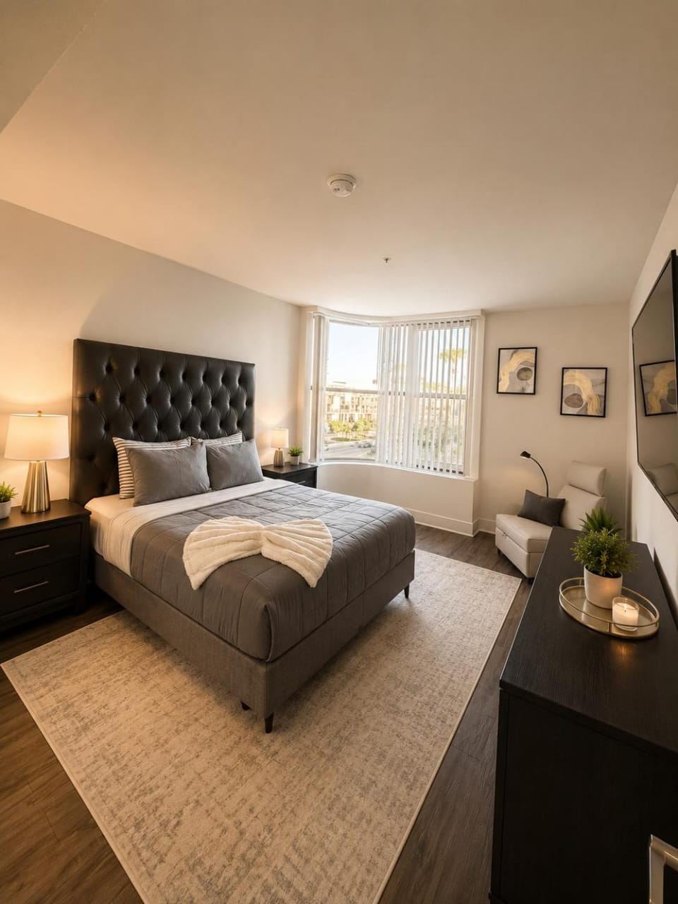 Marina Luxe 2BR Retreat with Parking Apartment in Marina del Rey
