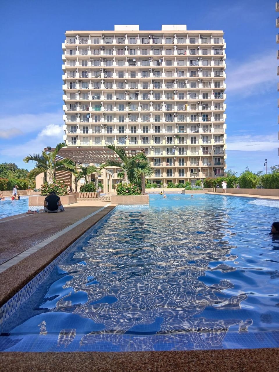 Property building, Day, Pool view, Swimming pool