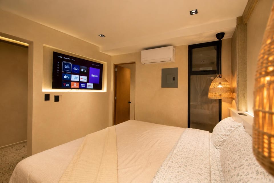 Luxury malecon waterfront with King Bed & AC Apartment in Tijuana