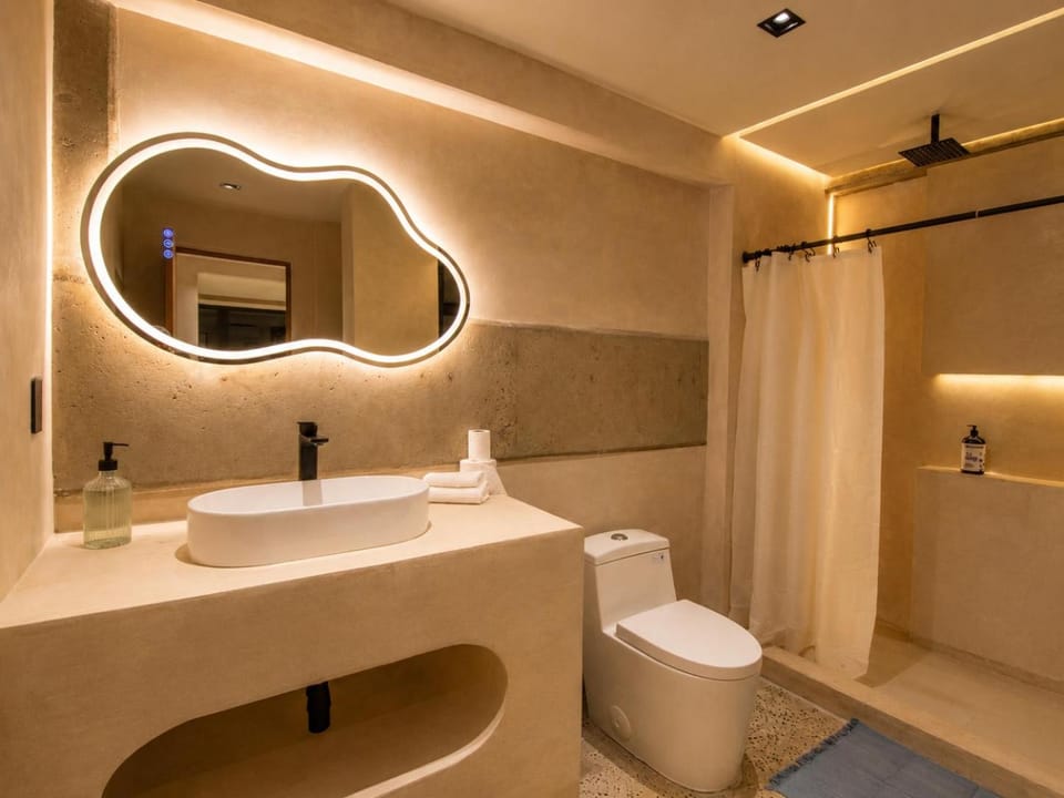 Luxury malecon waterfront with King Bed & AC Apartment in Tijuana