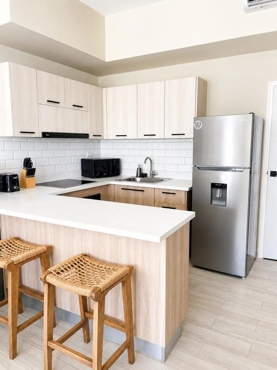 Kitchen or kitchenette, Seating area, Dining area