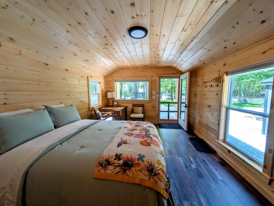 Donnell Pond Cabin 1 hiking and water access Cabin in Franklin