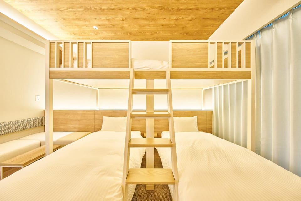 Bedroom, bunk bed