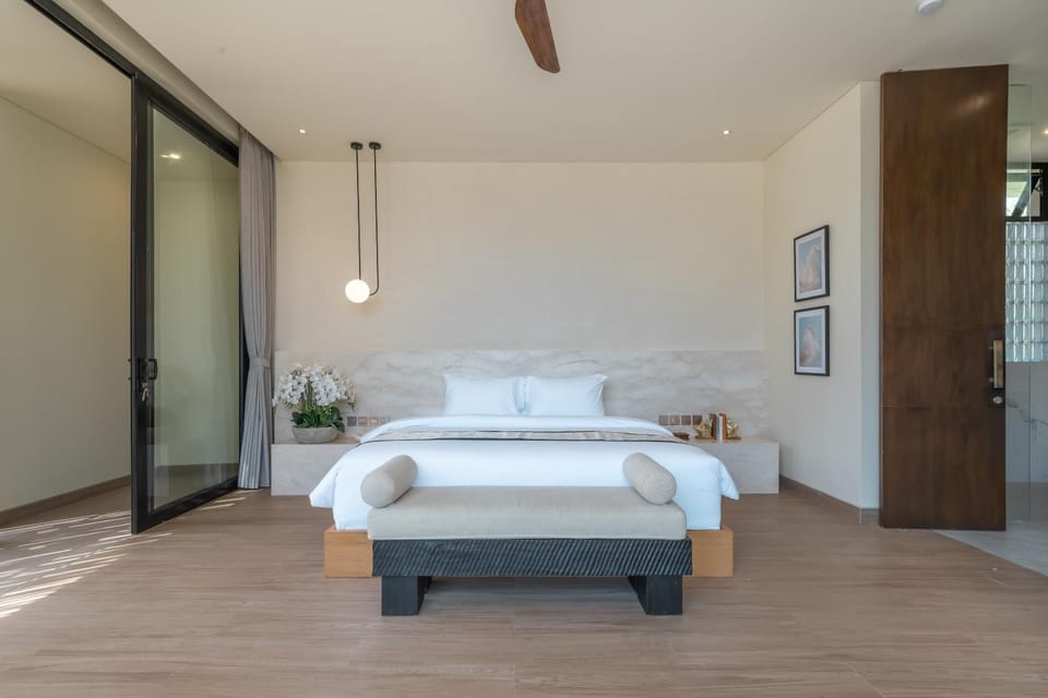 NAVA - Contemporary 3BR Villa, 10 Min Beach Villa in Bali