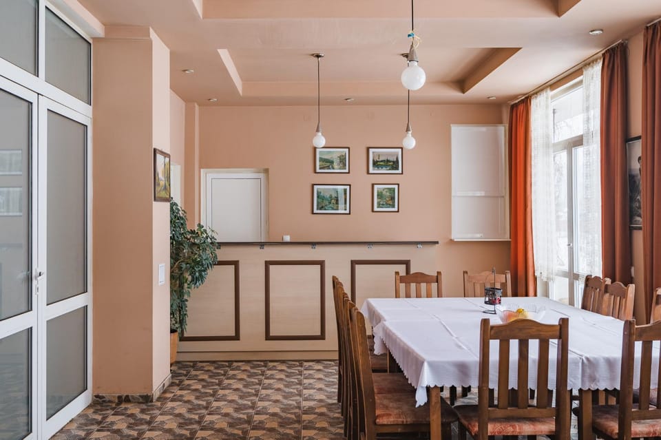 Lounge or bar, Dining area