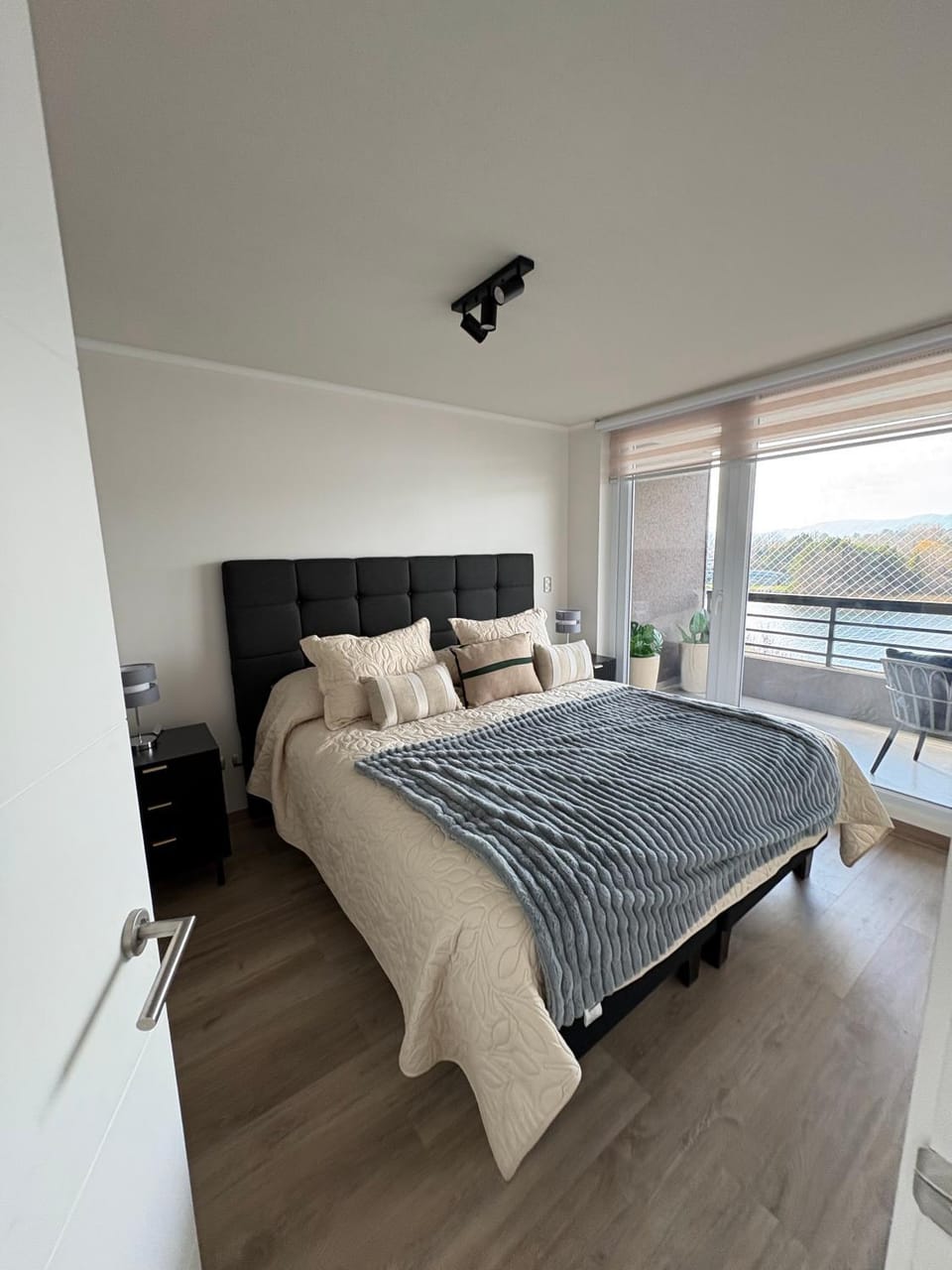 Nuevo y Hermoso Dpto Primera línea del Río Apartment in Valdivia