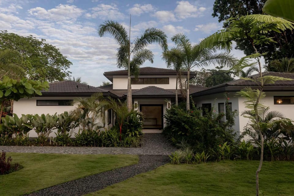 Luxury Beachfront Villa Estate with Private Pool Villa in Los Santos Province, Panama