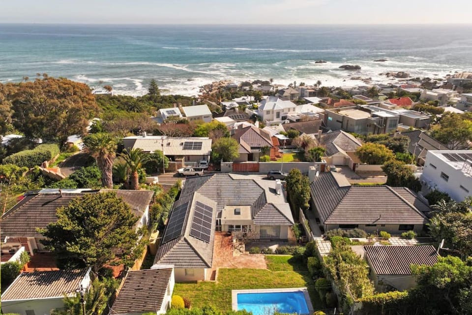 Camps Bay Luxury Home Pool Sea & Mountain Views House in Cape Town