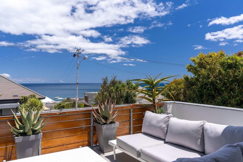 Camps Bay Luxury Home Pool Sea & Mountain Views House in Cape Town