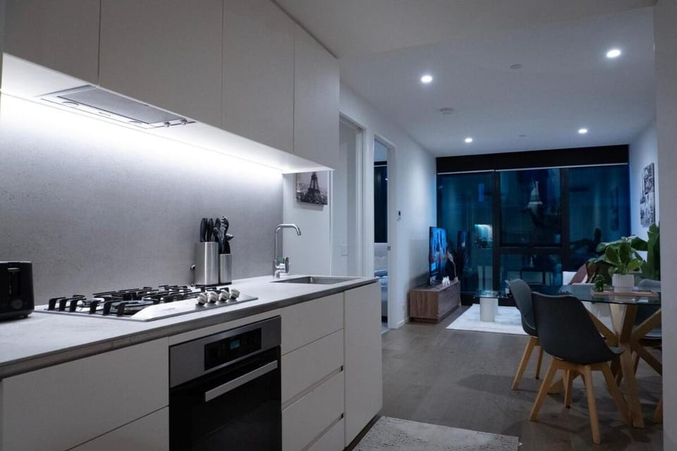 Luxury City Southbank Escape With Pool Gym and Skyline Views Apartment in Southbank