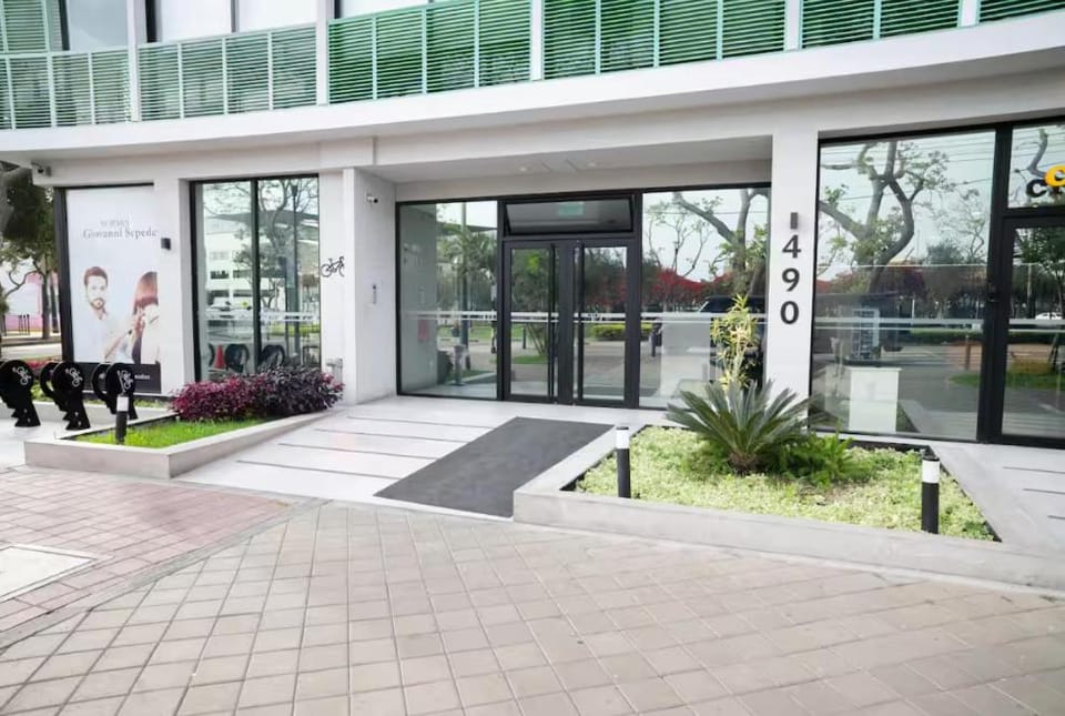 Moderno Departamento en San Isidro - Ubicación Premium, WiFi y Confort Apartment in San Isidro