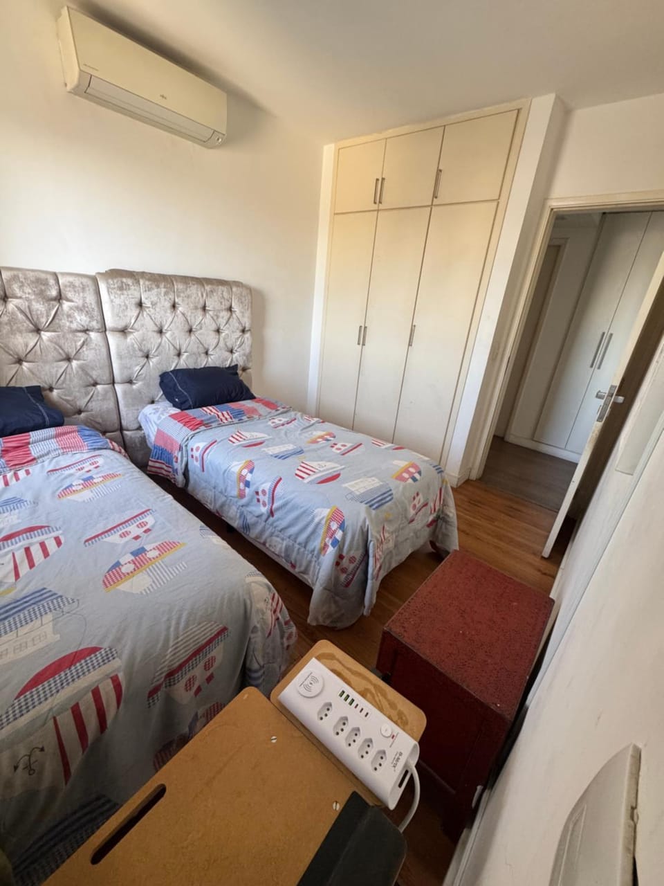 Bed, Photo of the whole room, Bedroom, wardrobe, air conditioner