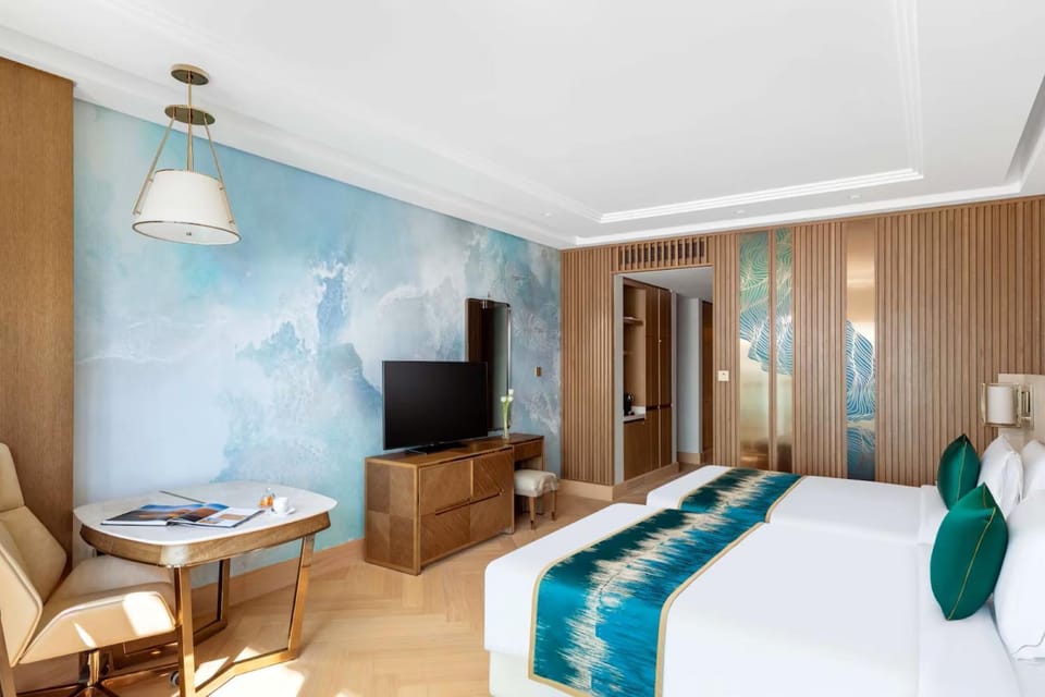 Communal lounge/ TV room, Bed, TV and multimedia, Living room, Photo of the whole room, Seating area, Evening entertainment, Bedroom, hair dresser, wardrobe, air conditioner