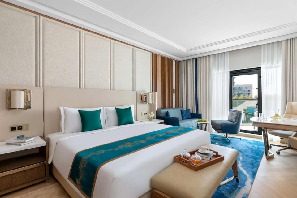 Bed, Living room, Photo of the whole room, Seating area, Bedroom, towels