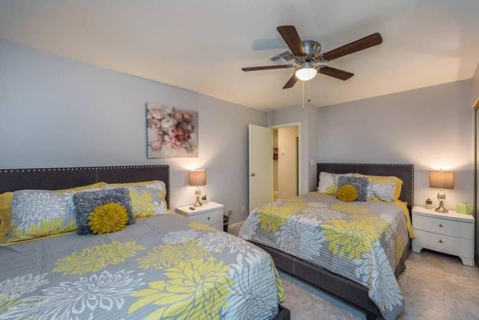 Villa Twice Happy Sleeps 30 Pool Games Villa in Spring Valley