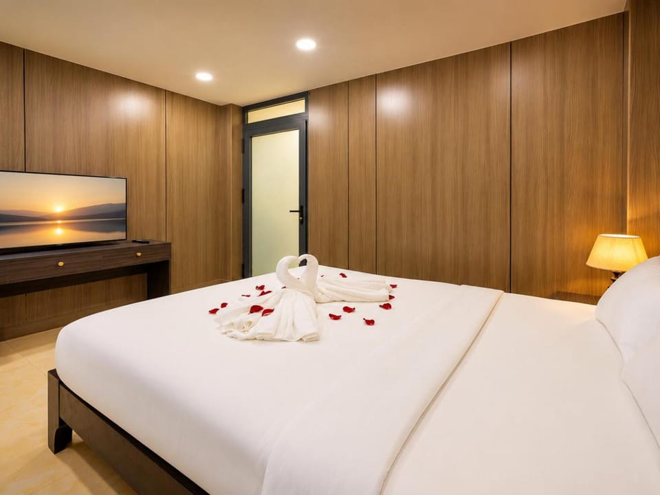 Diamond Crown Riverside Hotel in Ho Chi Minh City