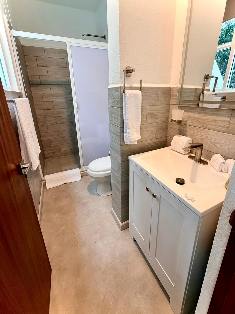 Shower, Bathroom, towels