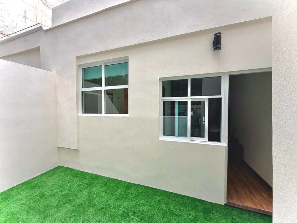 View (from property/room), Balcony/Terrace, Street view
