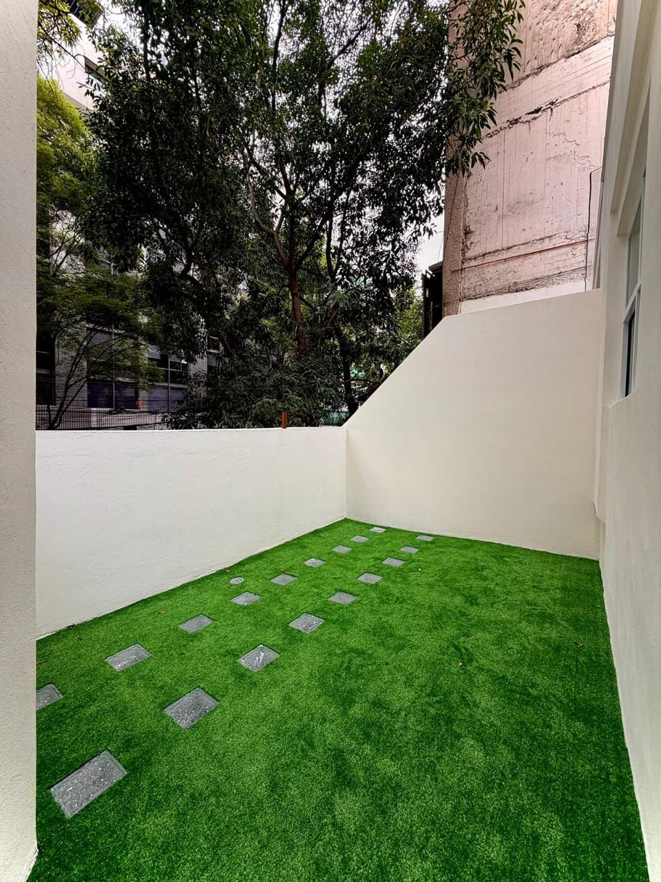 View (from property/room), Balcony/Terrace, Street view