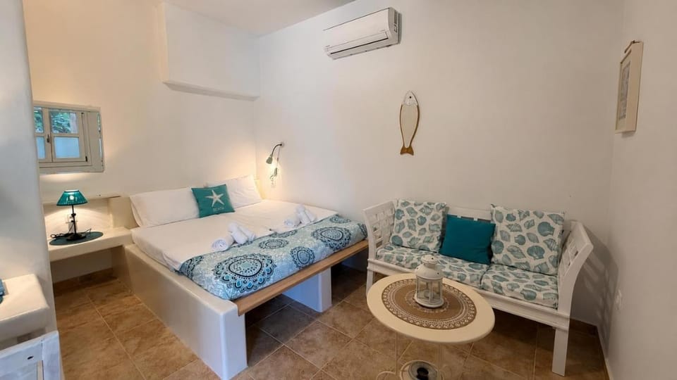 Living room, Bedroom