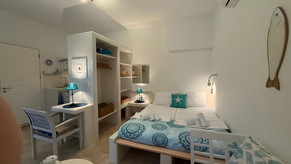 Property building, Living room, Bedroom