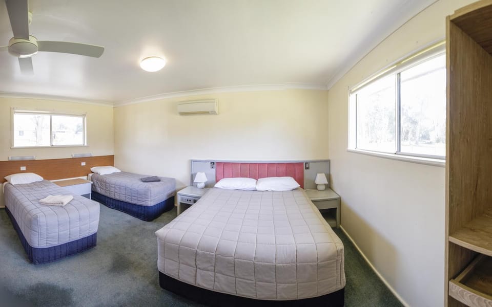 Bed, Bedroom, air conditioner