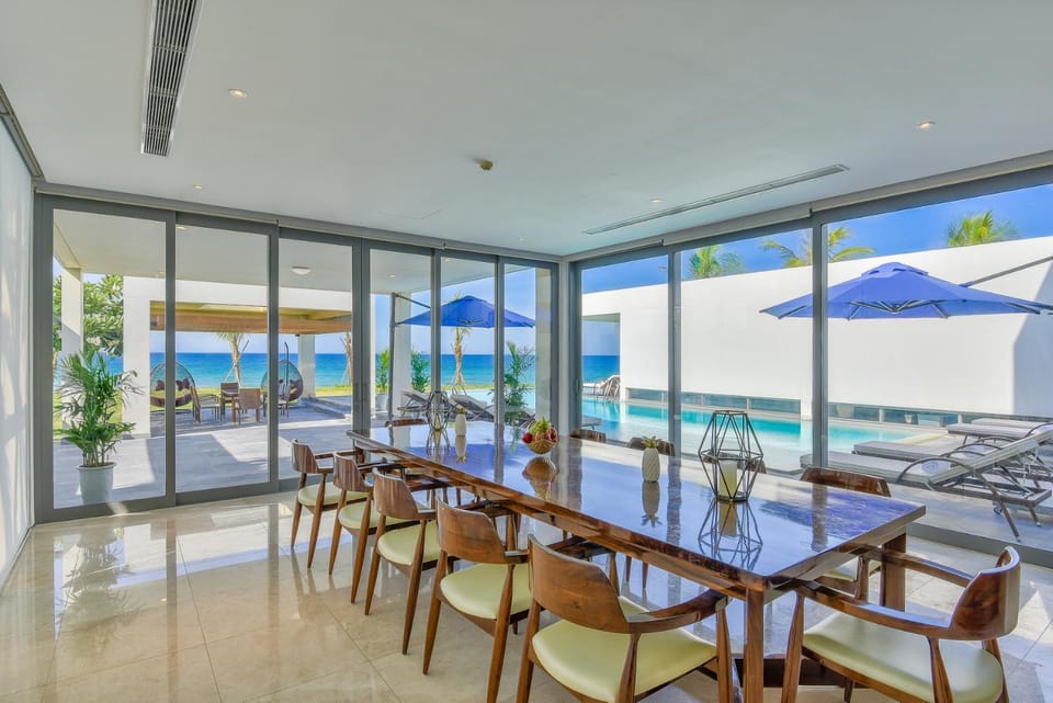 Natural landscape, Dining area, Pool view, Swimming pool, sunbed