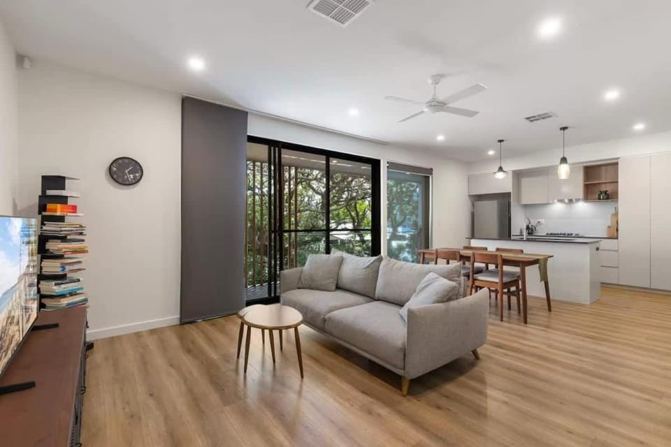 Modern Contemporary 3BR Perfect City & Beach Base House in Adelaide