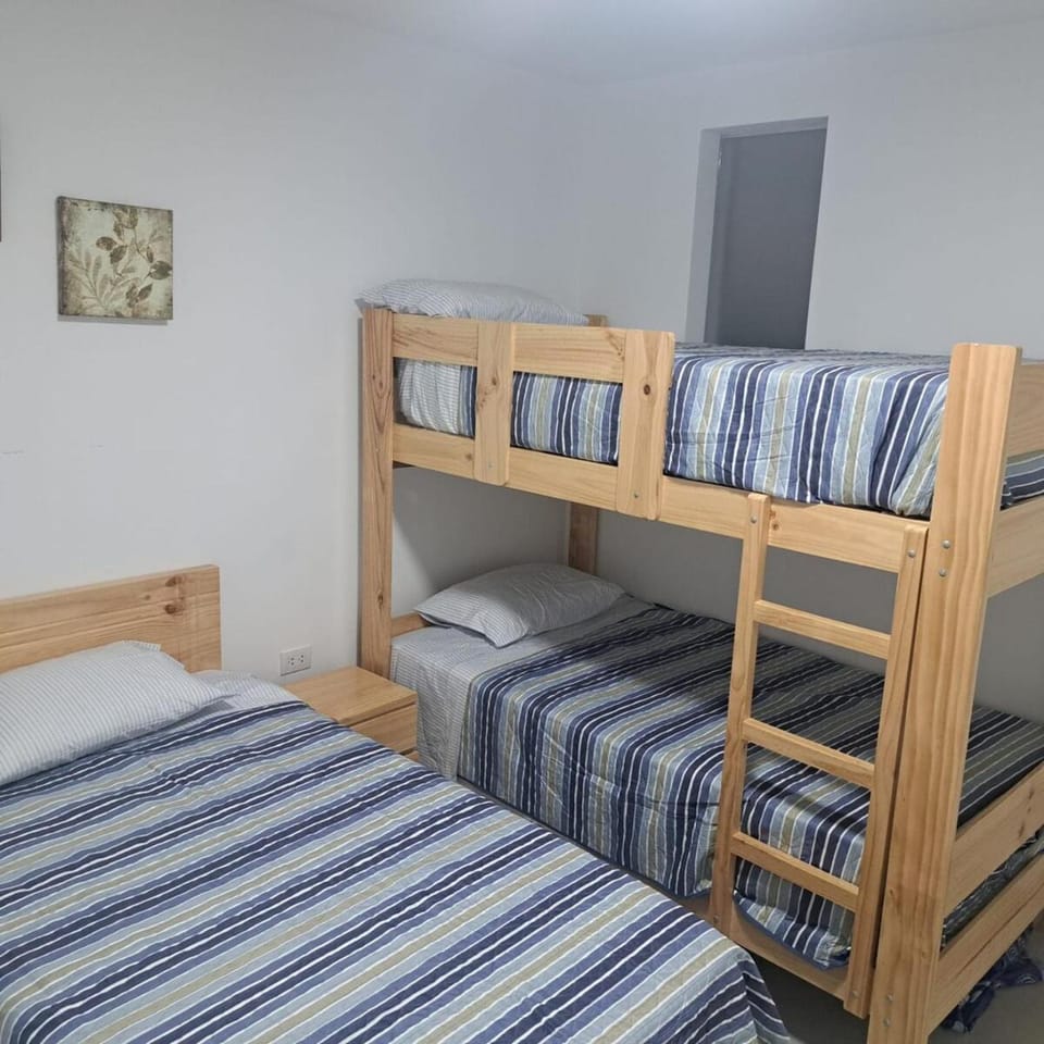Bedroom, bunk bed