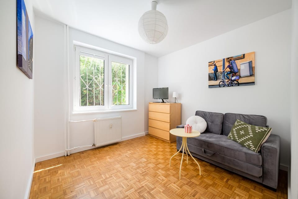 Communal lounge/ TV room, Seating area, Evening entertainment, Bedroom