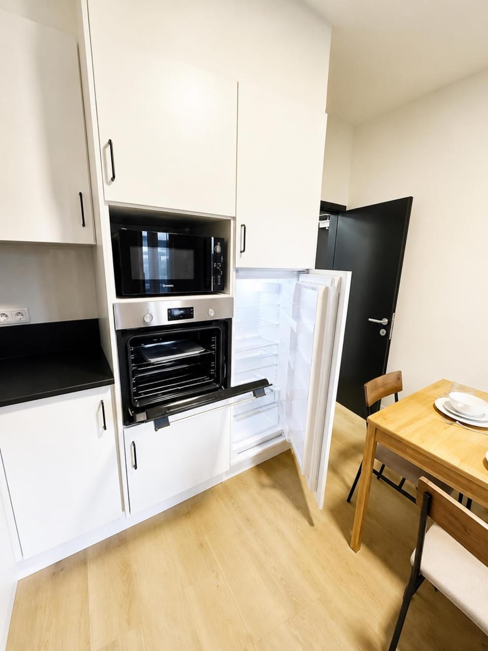 Kitchen or kitchenette, oven, stove