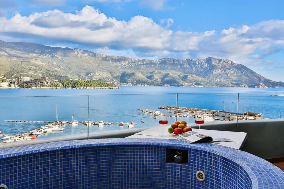 Ljupka Sea & Old Town View Apartment Apartment in Budva