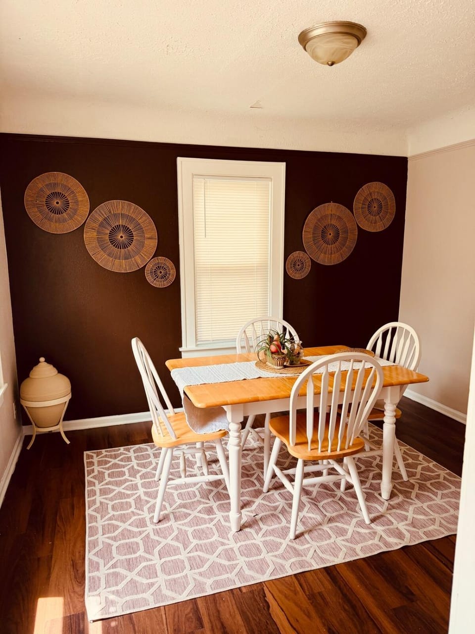 Stylish 2BR Waterford Home Near Bloomfield Hills, Work, Travel & Extended Stays Apartment in Waterford Township
